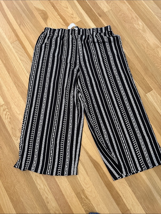 Emery Rose Pants - Never worn - Black & White Striped Women’s Casual Pants - 2xl